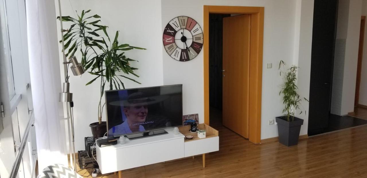 Apartman Lori M Кралево Екстериор снимка